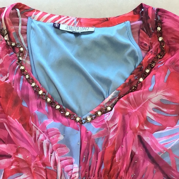 Jennifer Lopez Dresses & Skirts - Jennifer Lopez Dress/ cover up! Size medium! Perfect for the summer!🥰💋💐😄🌺🥰